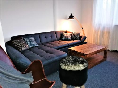 A seating area at Apartman 11 MyMara