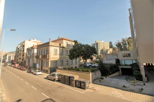Premium Style Apt by Porto City Hosts