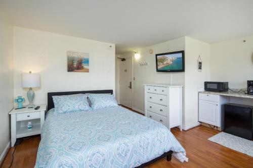 Modern Waikiki Sleek Studio_2