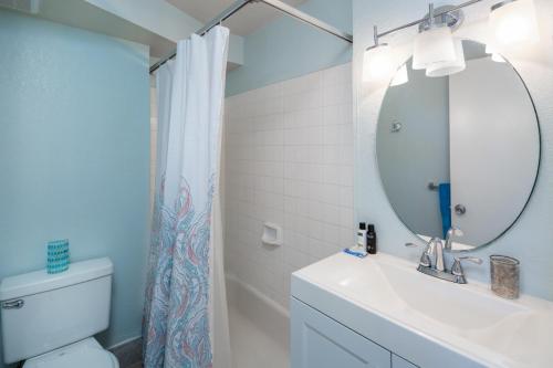 A bathroom at Modern Waikiki Sleek Studio