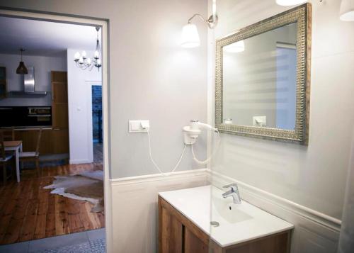 Phòng tắm tại Stylowy Apartament w Kamienicy