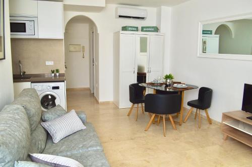 Apartamento Adriana. Céntrico, a 50m de la playa.