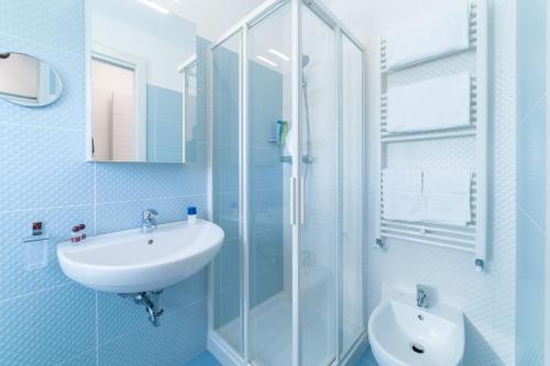 Ett badrum på Mavip Residence