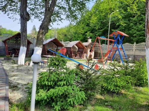 Herní místnost nebo prostor pro děti v ubytování Apartments in Polyana
