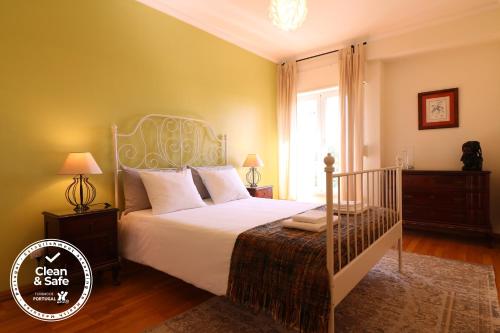 Postel nebo postele na pokoji v ubytování Cascais Estoril Apartment 400 m from Beach