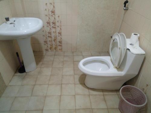Ванная комната в Erandi Holiday Home