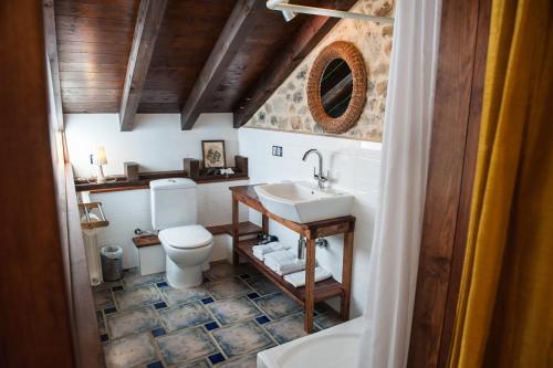 Vonios kambarys apgyvendinimo įstaigoje El Rincón de Doña Urraca