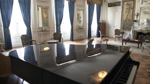 Posezení v ubytování Château de Panloy