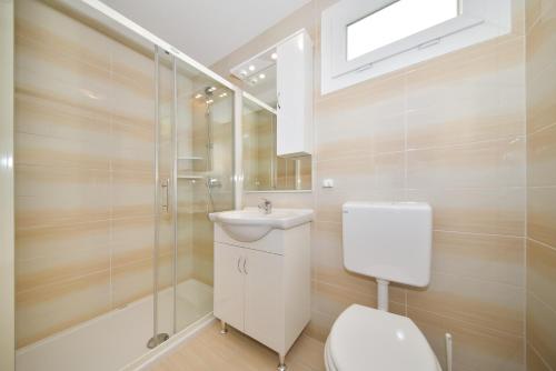Kúpeľňa v ubytovaní Mobile homes, Privlaka Zadar Dalmacija - private pool