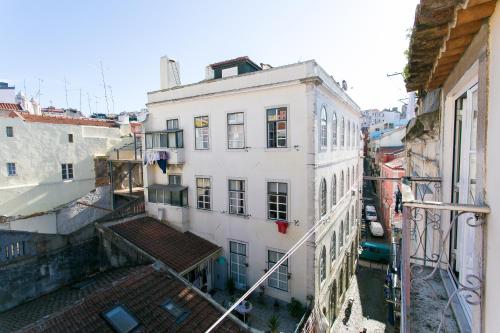 Down Chiado Easy Apart