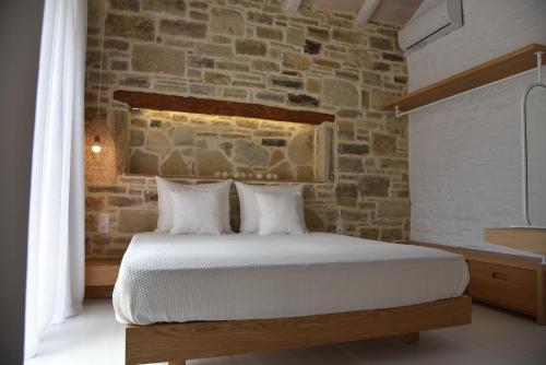 Gallery image of LAINI LUXURY SUITES in Pómbia