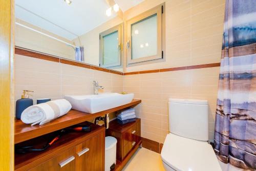 Koupelna v ubytování Шикарная квартира на первой линии -Luxury apartment on the first line sea