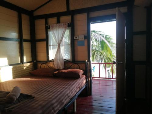 Gallery image of Golden Beach Resort Koh Phangan in Baan Tai