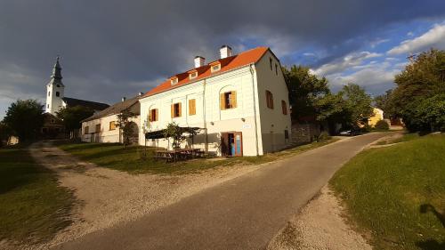 Köveskál Vendégház