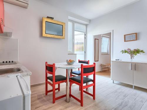 Apartment Nika-5 by Interhome