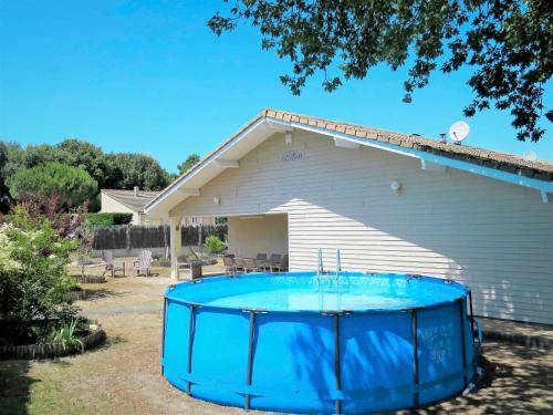 Gallery image of Holiday Home La Julianaise - SUL115 in Soulac-sur-Mer