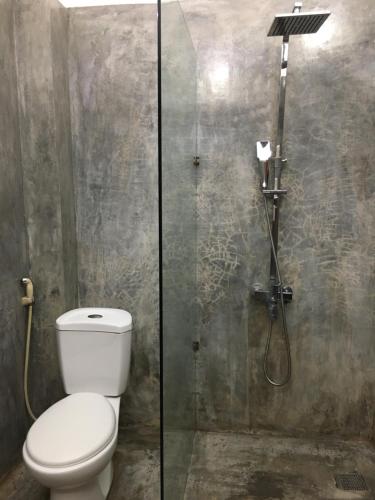 A bathroom at Phong Nha Farmstay