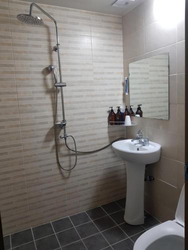 Koupelna v ubytování K Guesthouse