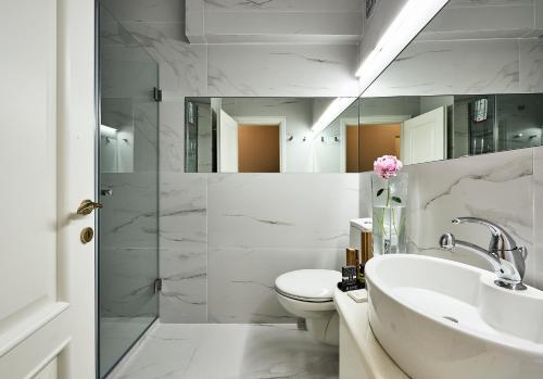 ห้องน้ำของ Elaia Luxury Residences