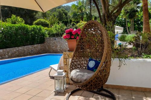 Bazén v ubytování Villa Blanca Santa Eulalia nebo v jeho okolí