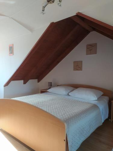 Apartment Room Parčina