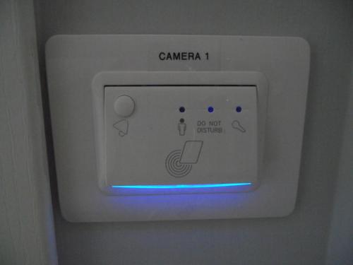 an electrical outlet with a light on at B&B OLGANNA con Parcheggi privati in Vasto