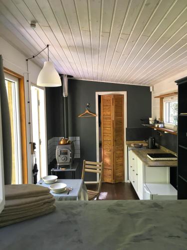 Una cocina o cocineta en Inkilas