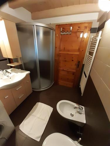 Ванна кімната в Cortalta Mountain Lodge