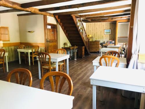 Gallery image of Logis Hôtel-restaurant Les Coudercous in Saint-Chély-dʼAubrac