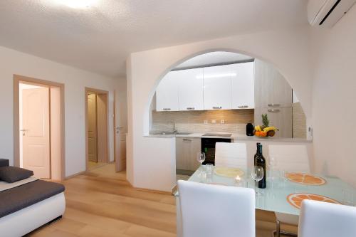 Dapur atau dapur kecil di L&R Apartmani