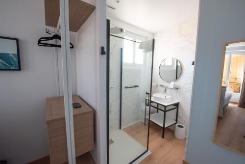 Gallery image of Hotel Restaurant La Villa Arena in Carry-le-Rouet