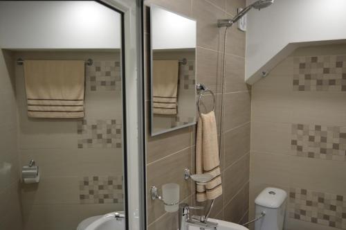 Ett badrum på Guest House Vasilena