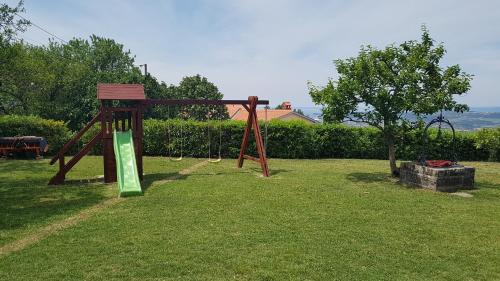 Ο χώρος παιχνιδιού για παιδιά στο Apartma PANORAMA
