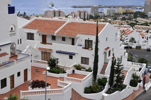 Gallery image of Blue Island House on the hill in Los Cristianos