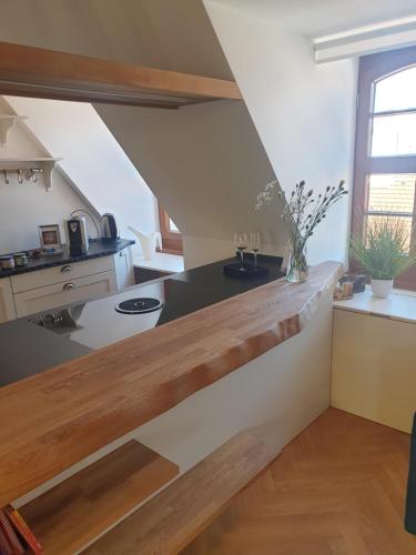 Кухня или мини-кухня в Modernes Apartment an der Frauenkirche
