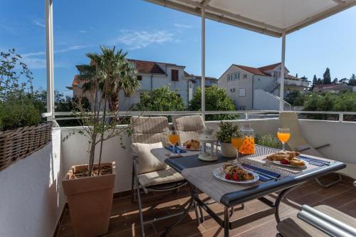 So Hvar so Good! Spacious with terrace