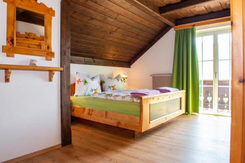 Postel nebo postele na pokoji v ubytování Hansbauer Appartments