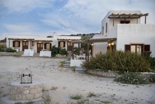Το κτήριο όπου στεγάζεται  το ξενοδοχείο διαμερισμάτων