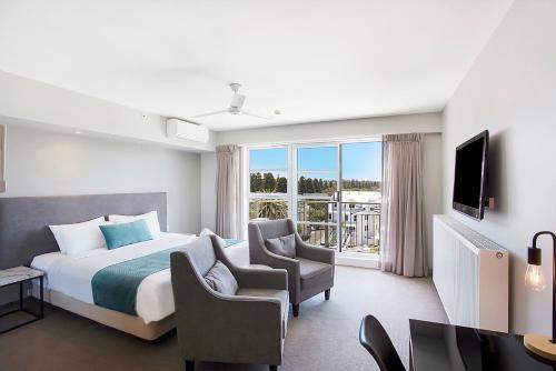 Μια τηλεόραση ή/και κέντρο ψυχαγωγίας στο Deep Blue Hotel & Hot Springs