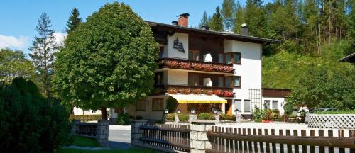 Gallery image of Alpenhof Annaberg in Annaberg im Lammertal