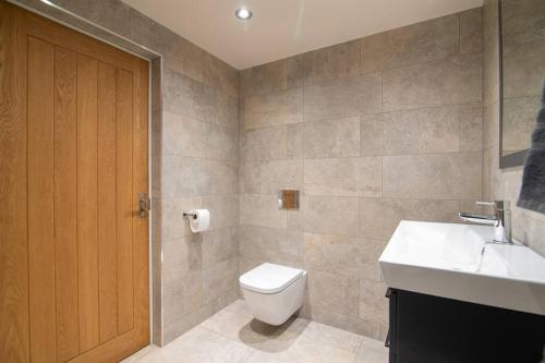 Luxury Coach house next to woodland in Knutsford