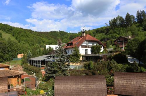 Gallery image of Penzion V Hluboké a Department Glamp in Vsetín