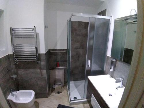 Ein Badezimmer in der Unterkunft Il mio posto ai Quattro Canti - Centro storico Palermo