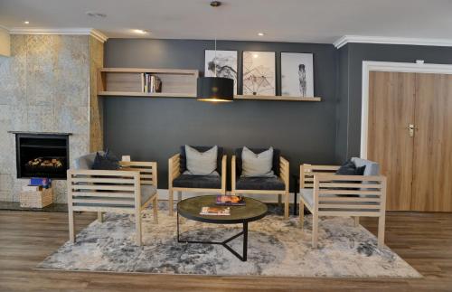Un lugar para sentarse en Courtyard Hotel Sandton
