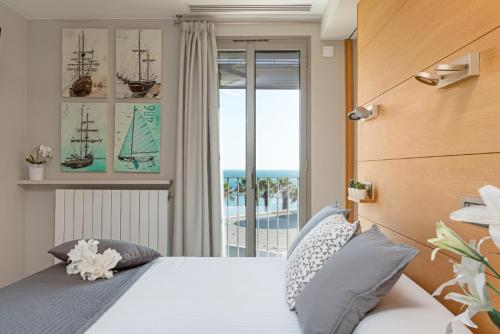 Gallery image of Kronos on the Beach Attic Suite in Barcelona