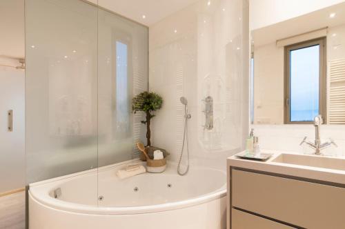 Kronos on the Beach Attic Suite photo 4