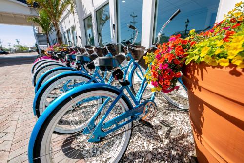 
a row of bicycles parked next to each other at Hotel LBI in Ship Bottom
