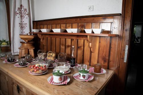 Jídlo v penzionu nebo okolí