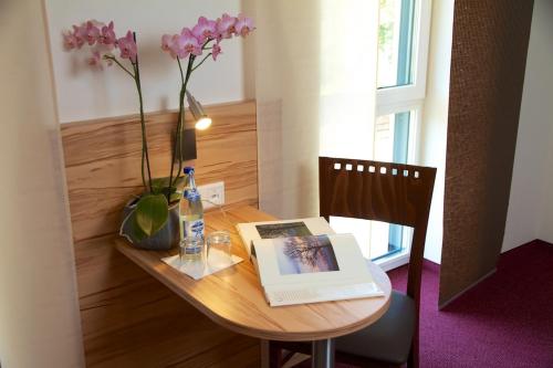 Gambar di galeri bagi Lohauserhof - Biohof und Hotel di Röhrmoos