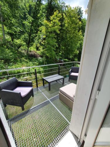 Twins Apartments Sovataにあるバルコニーまたはテラス
